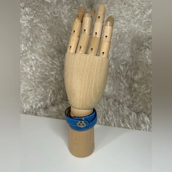 Coach Blue Wraparound Leather Bracelet with a Silver Plated Turnlock - Picture 2 of 13